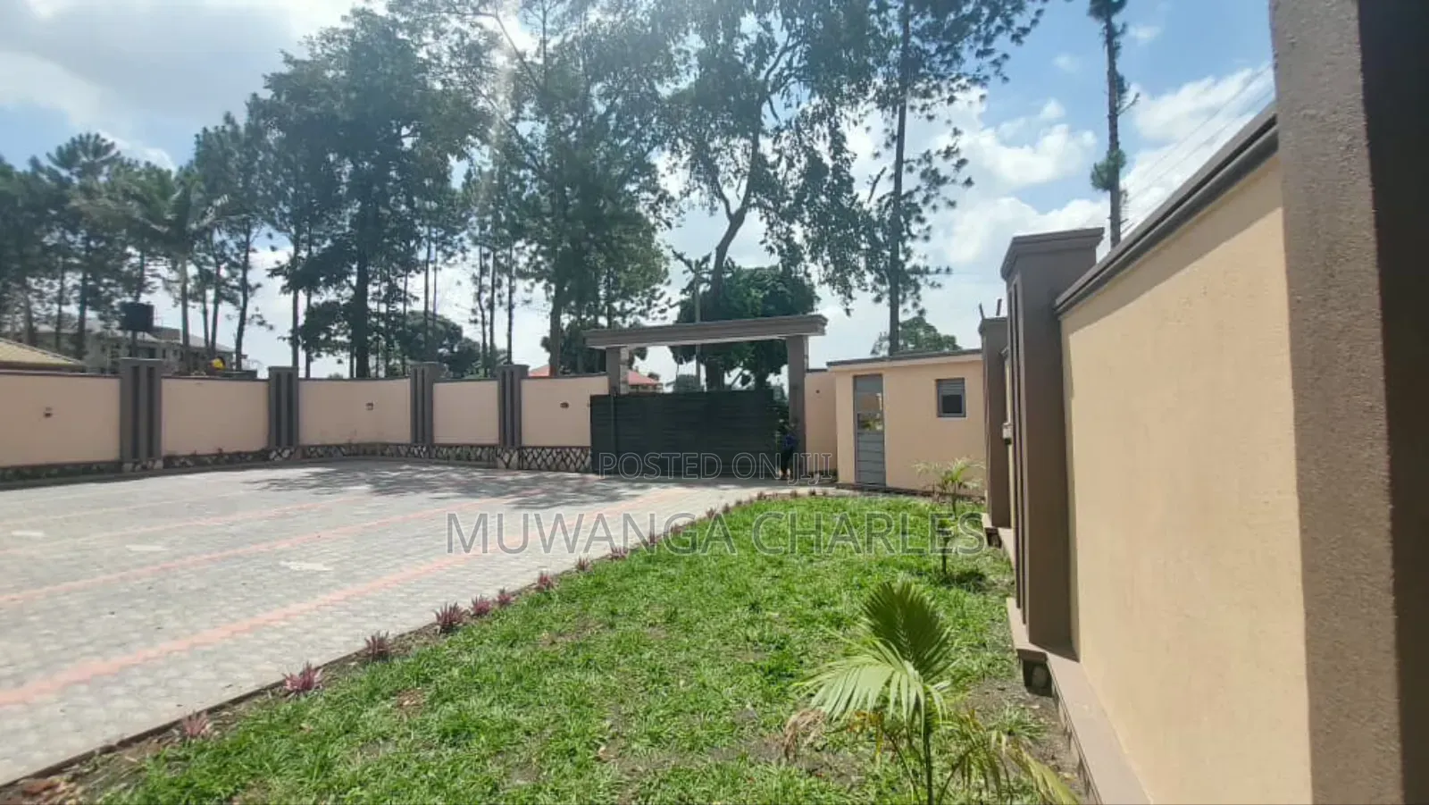 5bdrm Duplex in Fs Properties Ltd, Nakawa for sale