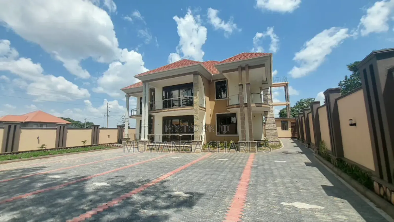 5bdrm Duplex in Fs Properties Ltd, Nakawa for sale