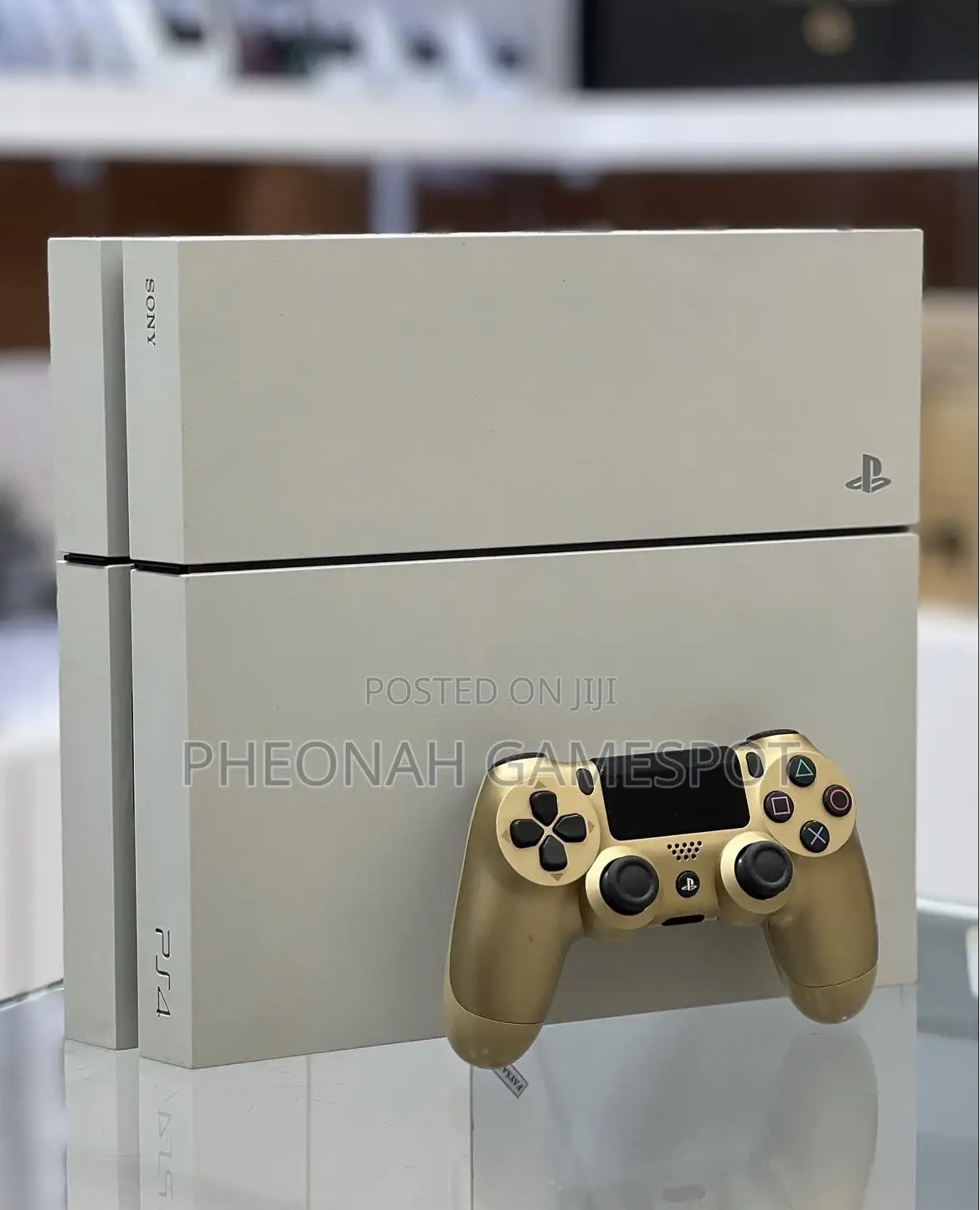Playstation 4, 2 Manettes, 14 Jeux Inclus Pour Jouer Immédiatement.