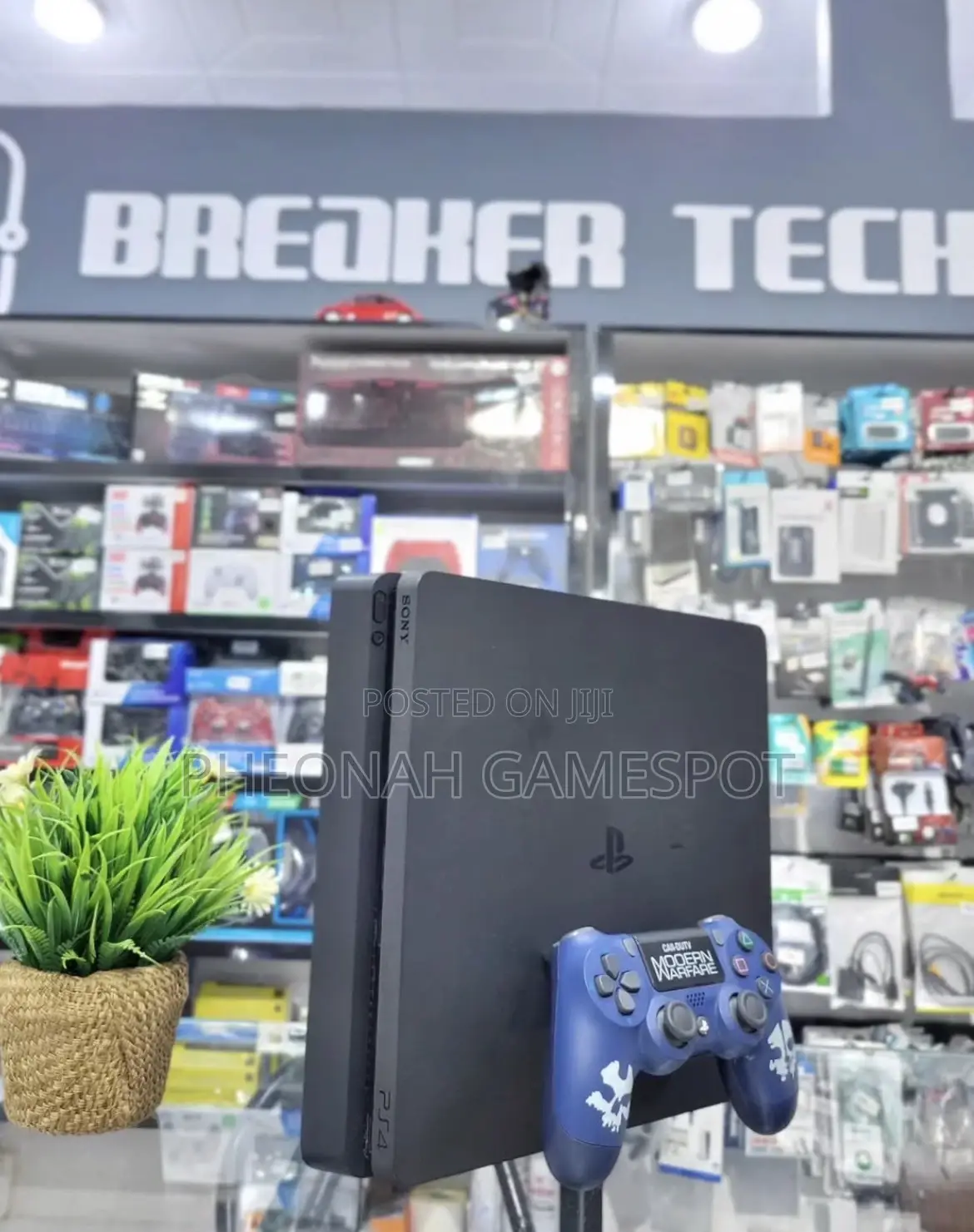 Ps4 With 2 Pads and 18 Games Installed, Perfect for Daily Gaming Fun.