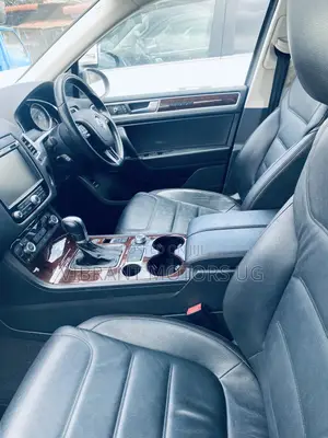 Volkswagen Touareg 2016 Blue