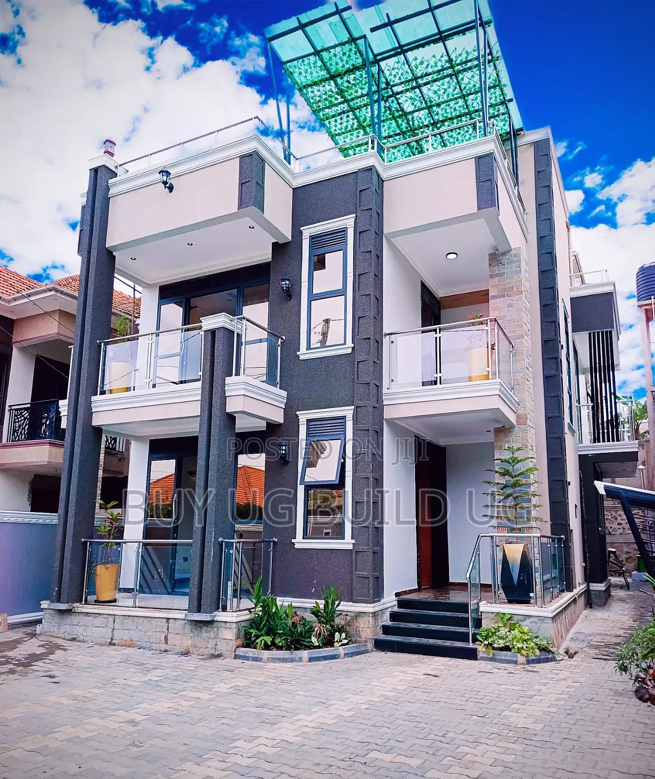 4bdrm Duplex in Kira Mamelto Road, Central Division for sale