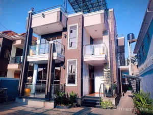4bdrm Duplex in Kira Mamelto Road, Central Division for sale