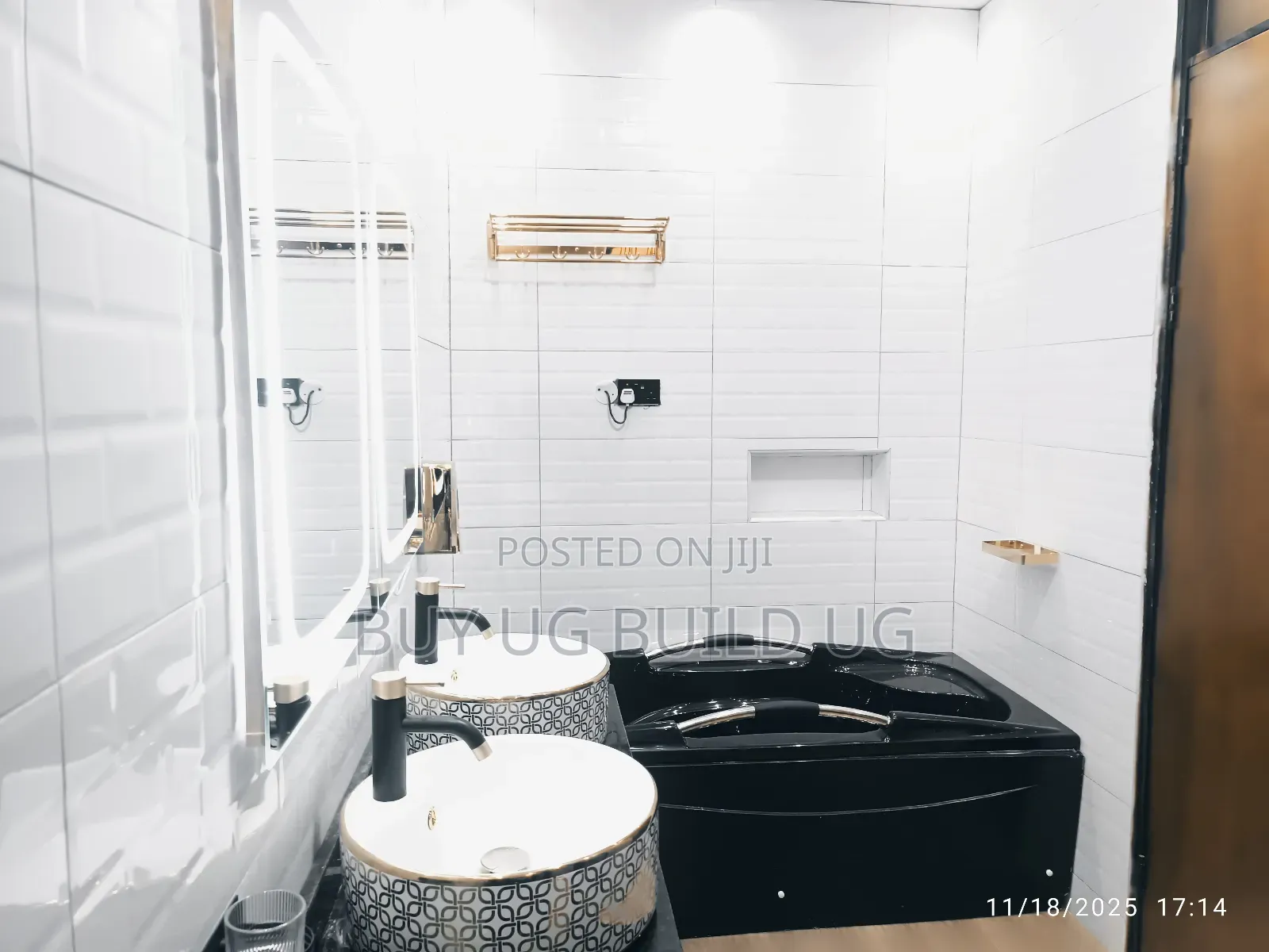 4bdrm Duplex in Kira Mamelto Road, Central Division for sale