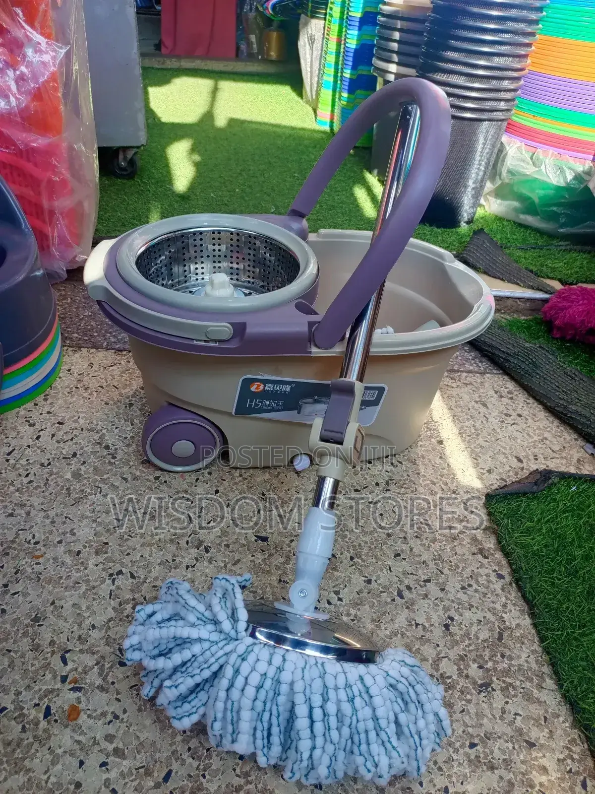 Spin Mop and Bucket System.
