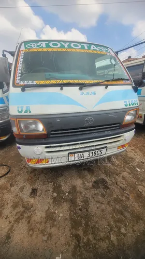 Toyota HiAce 2002 White