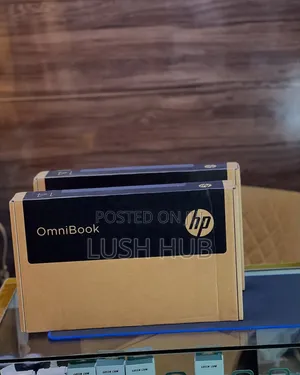 New Laptop HP OmniBook 5 Flip 8GB Intel Core 5 SSD 512GB