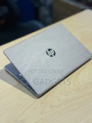 Laptop HP 14-Dq2031tg 8GB AMD Ryzen 3 SSD 256GB