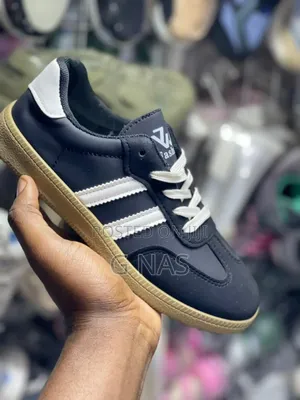 Samba Corolla Sneakers