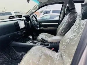 Toyota Hilux 2020 Silver