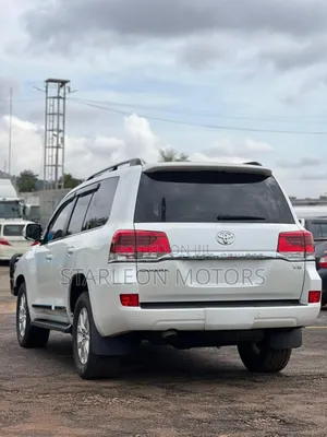 Toyota Land Cruiser 4.5 V8 TD 2019 Silver