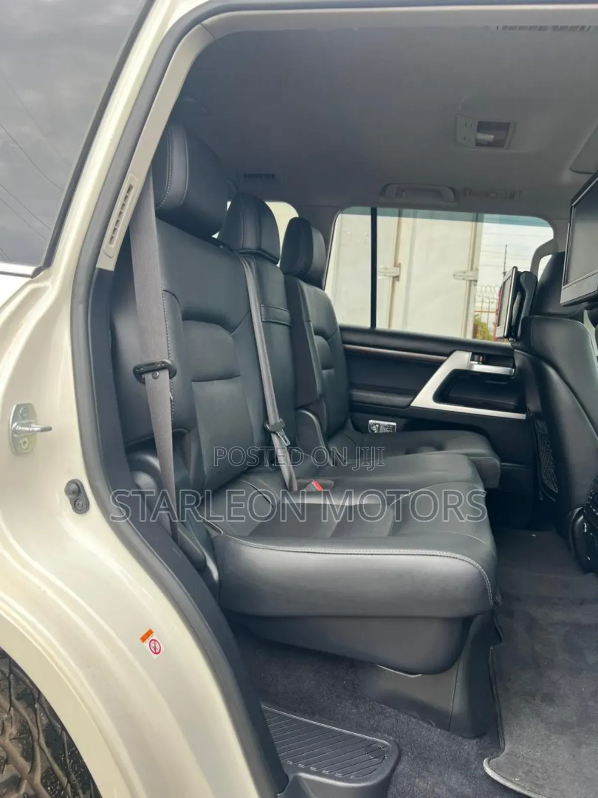 Toyota Land Cruiser 4.5 V8 TD 2019 Silver