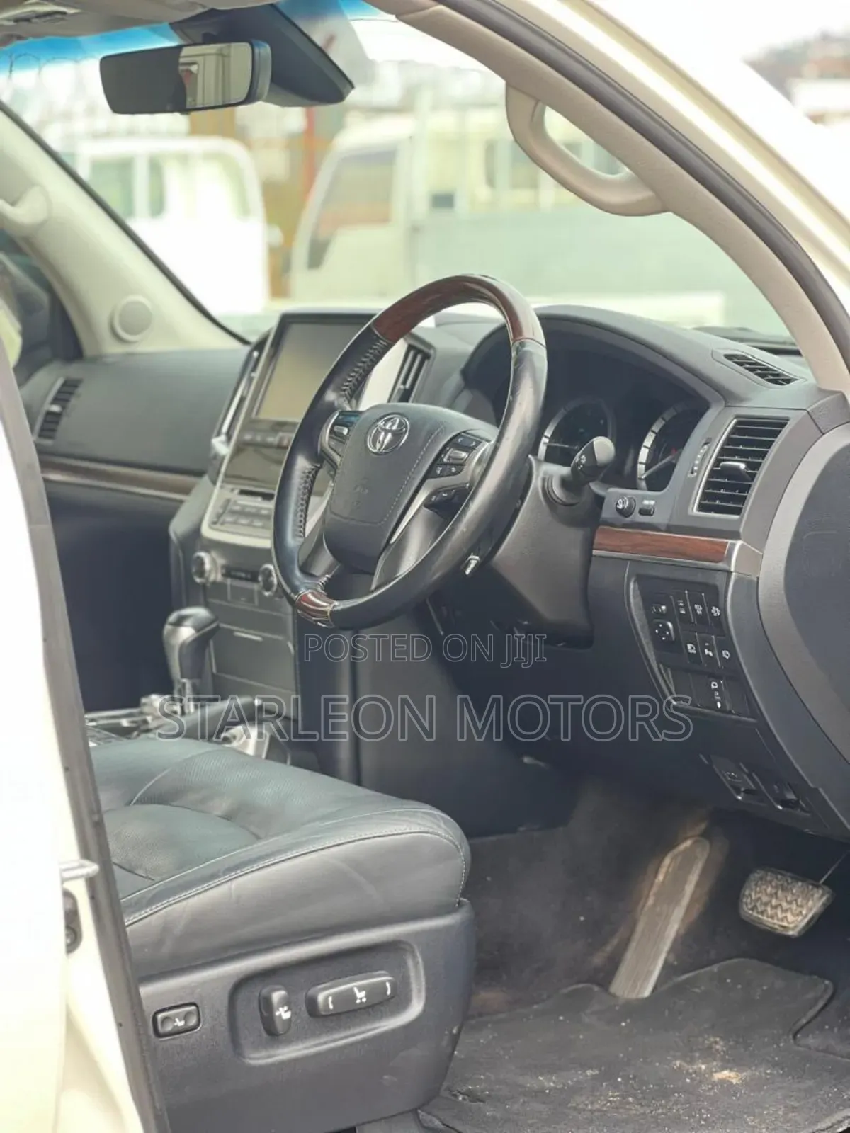 Toyota Land Cruiser 4.5 V8 TD 2019 Silver