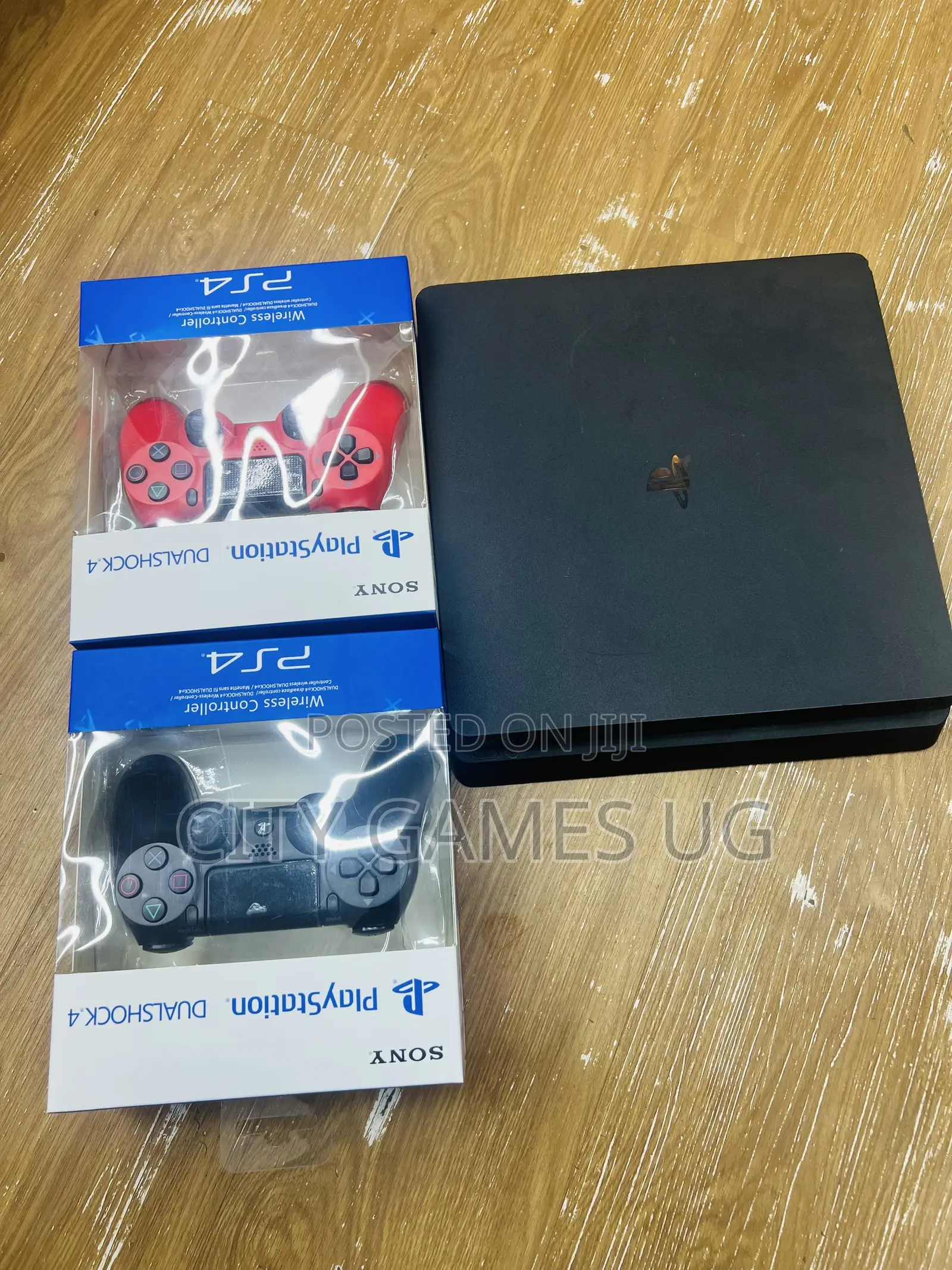 Chipped Ps4 Slim (Ps4 Slim) Uk Used 2pads