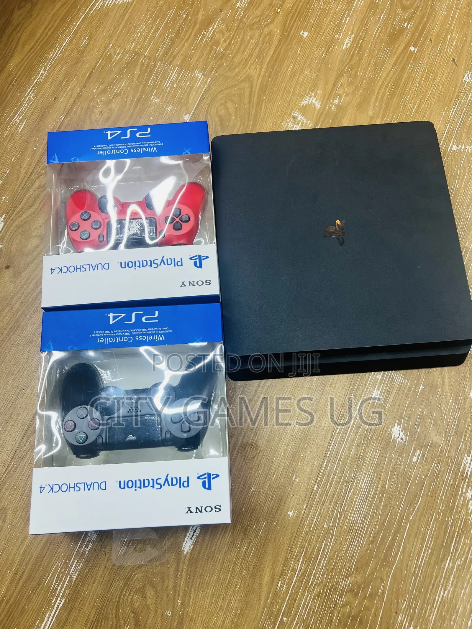 Chipped Ps4 Slim (Ps4 Slim) Uk Used 2pads