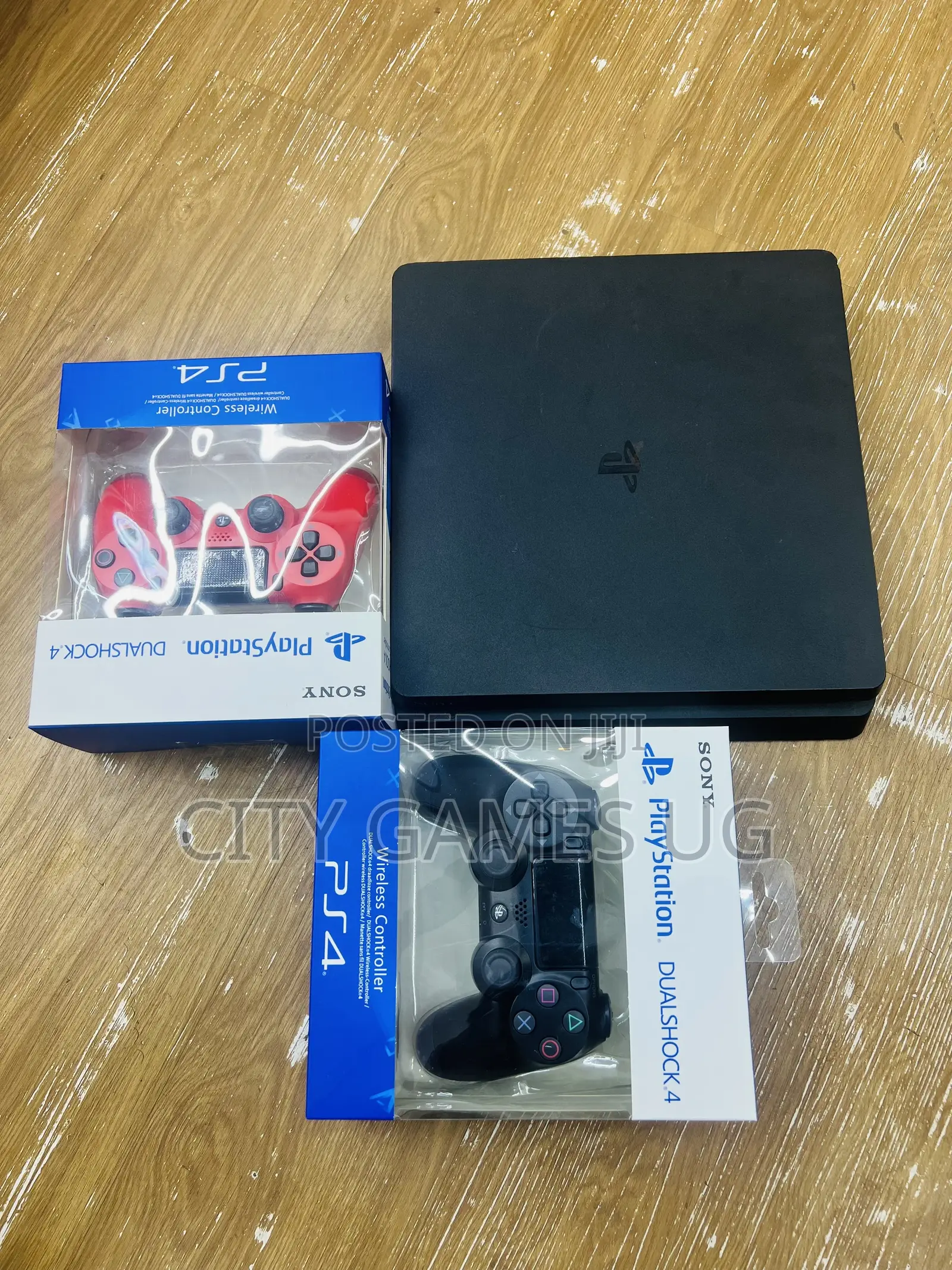 Chipped Ps4 Slim (Ps4 Slim) Uk Used 2pads