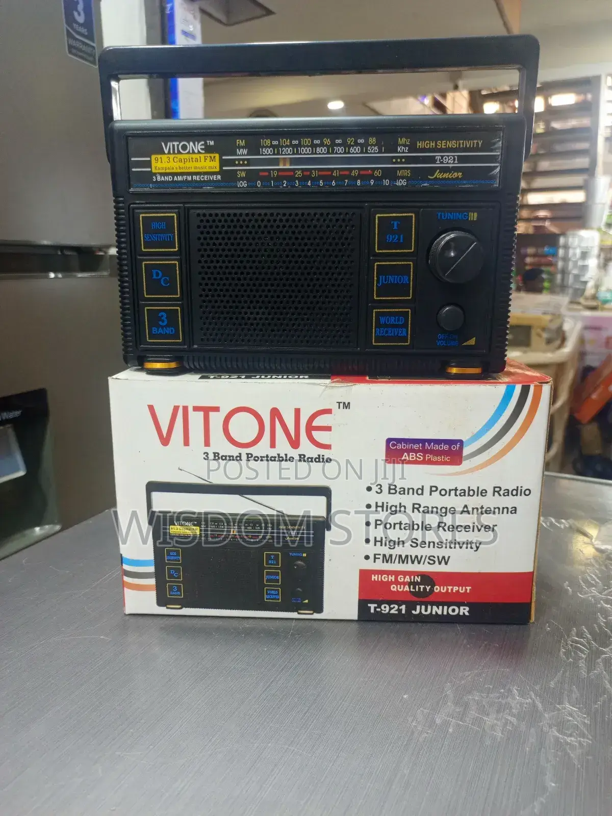 Vitone T-921 Junior 3 Band Portable Radio.