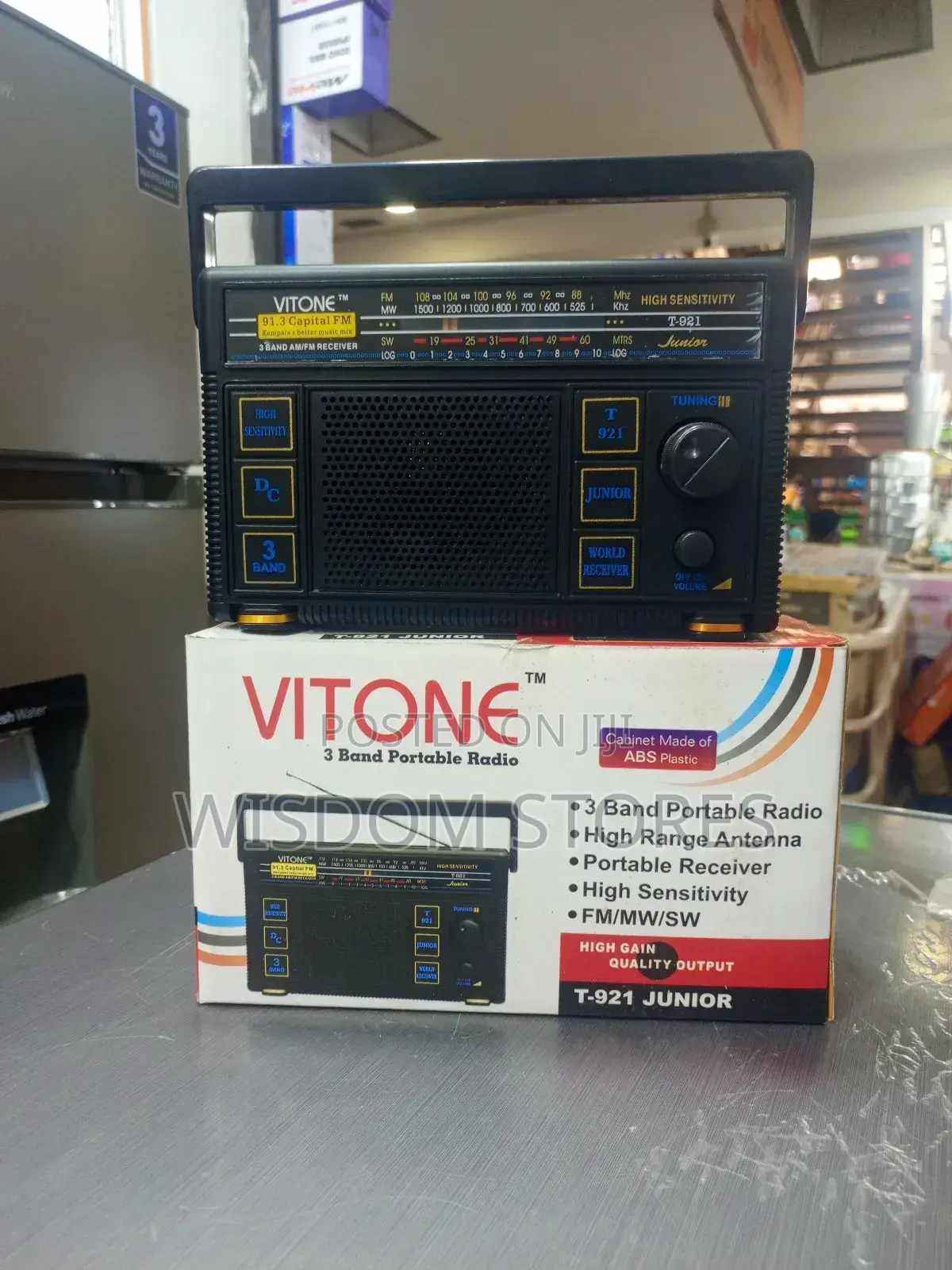 Vitone T-921 Junior 3 Band Portable Radio.