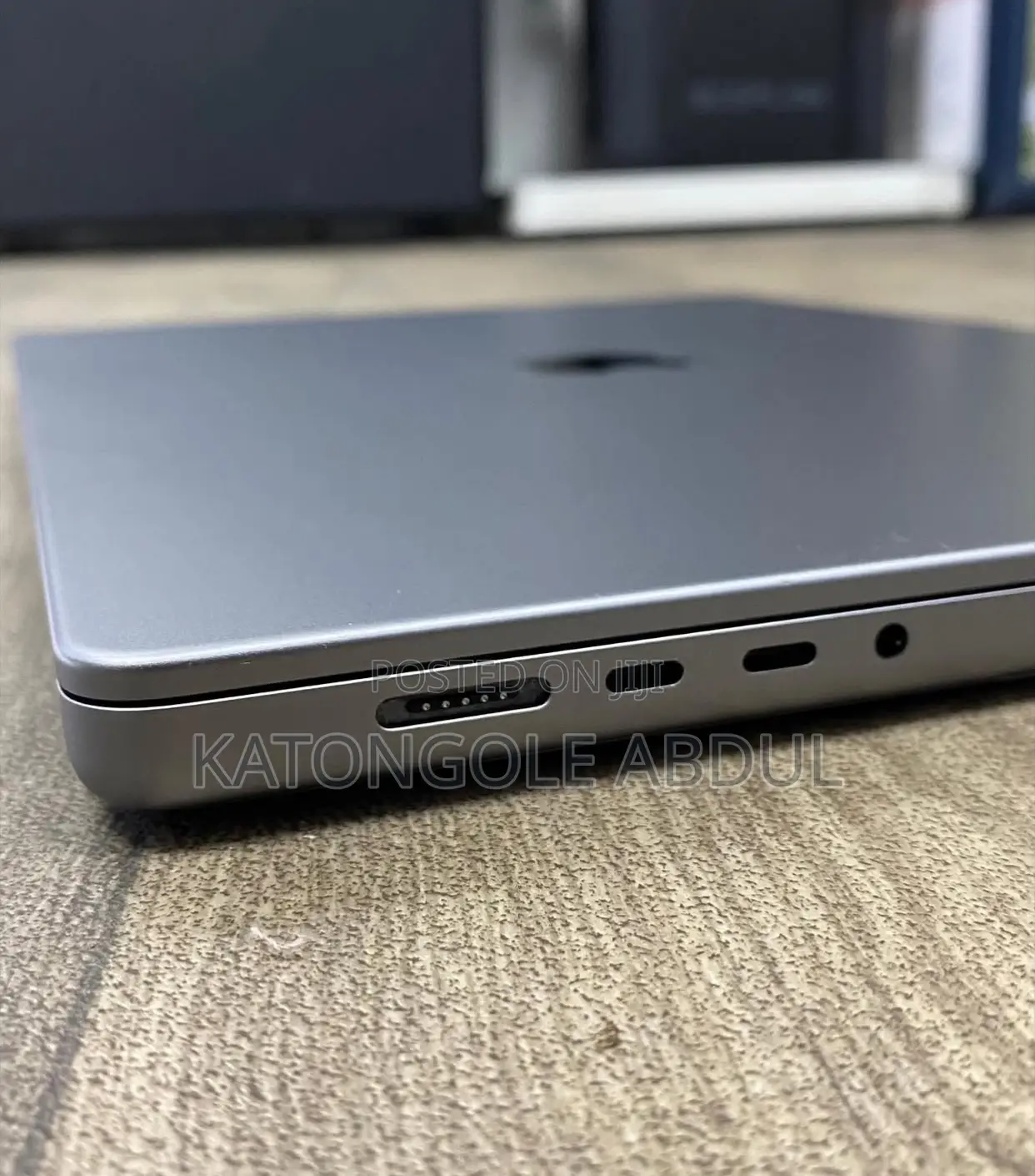 New Laptop Apple MacBook Pro 32GB Apple M1 Max SSD 1T