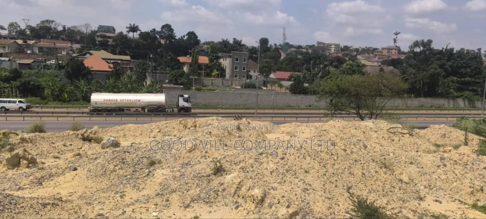 3acres of Land for Sale Touching on Northern Bypass Mailo Land Title .