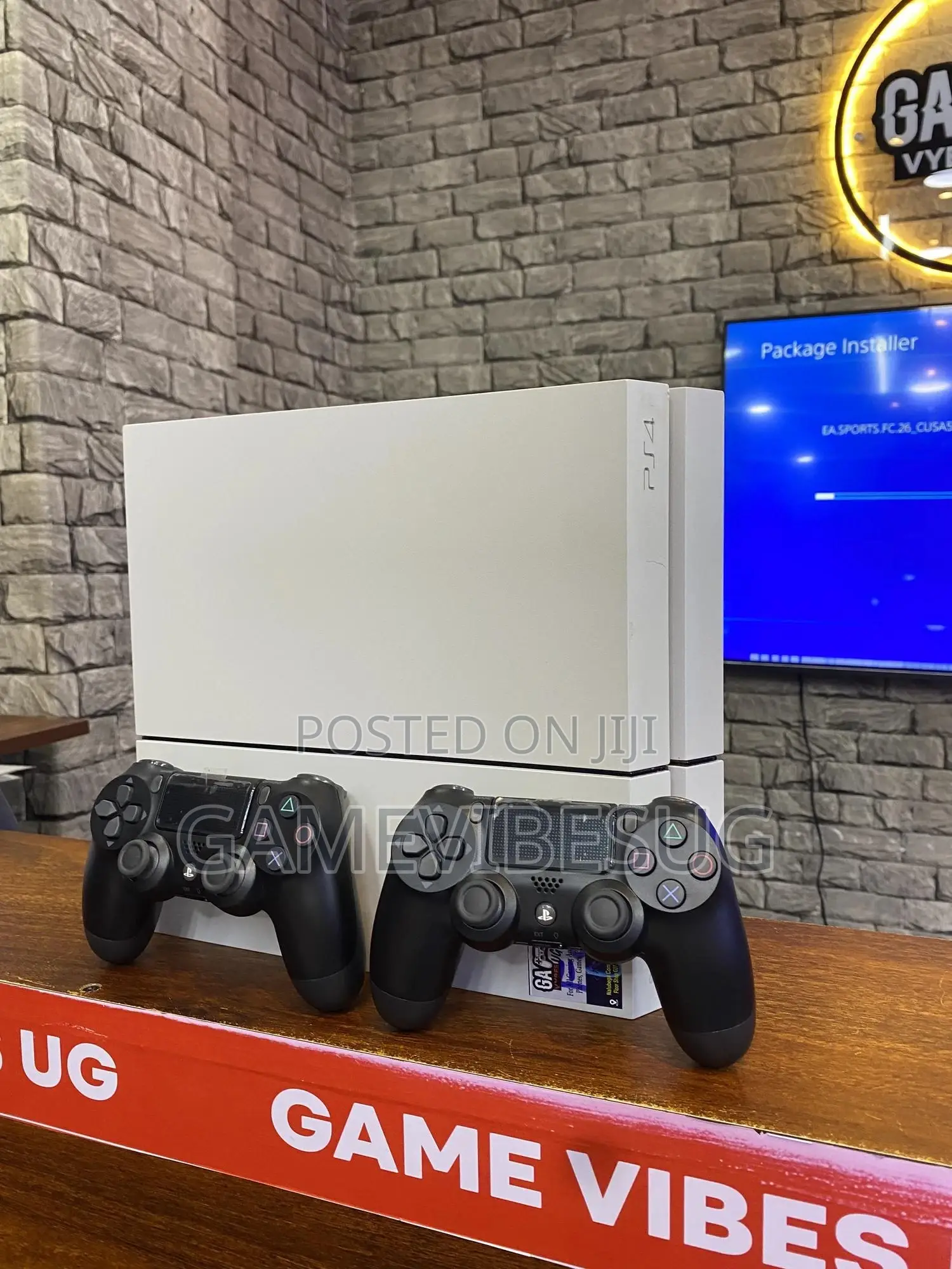 Game Pads and Ps4 Machine
