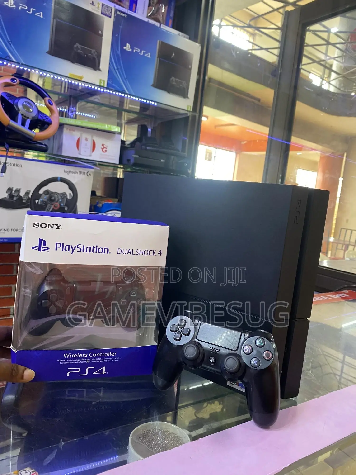 Playstation 4 Console Plus Game Pads