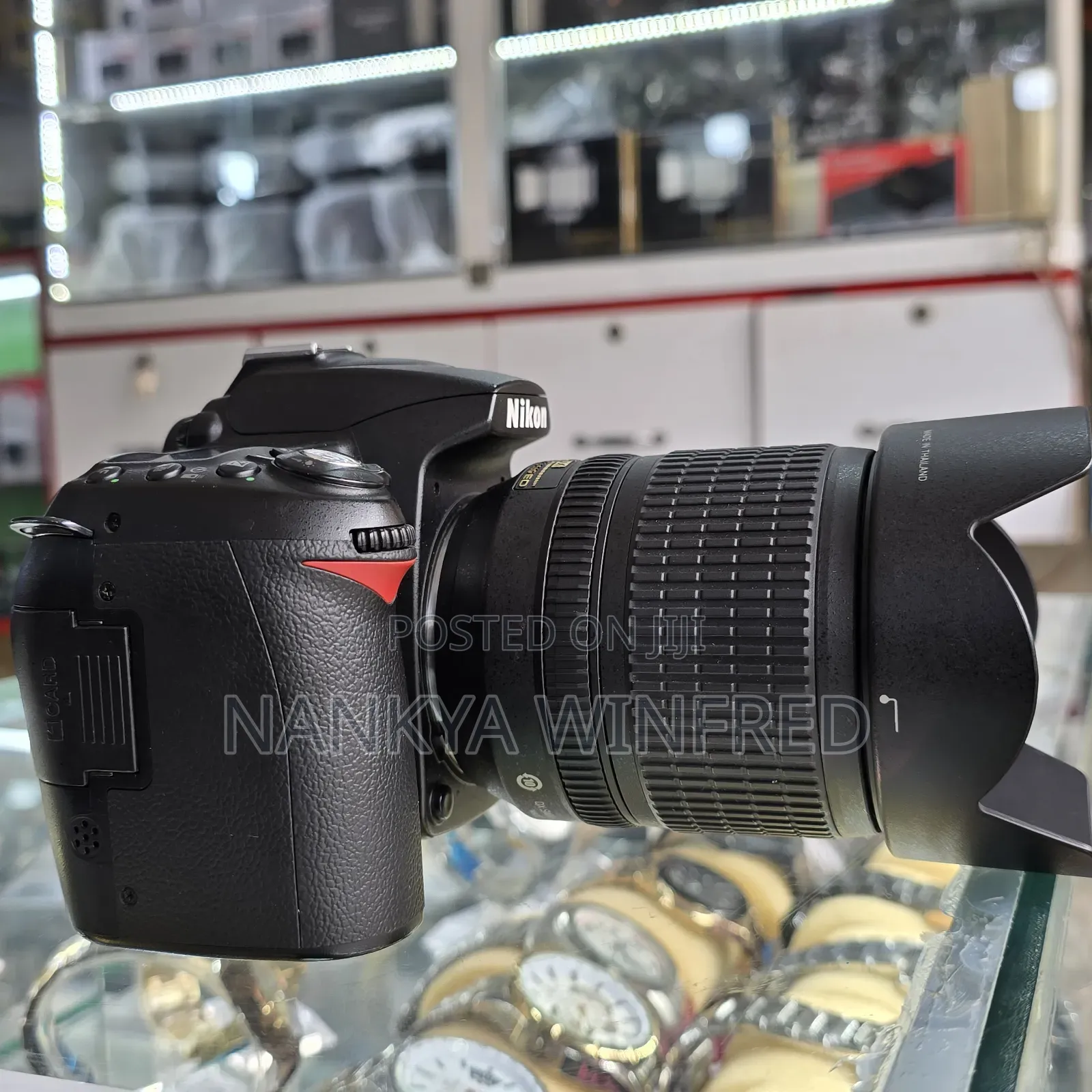 D90 Nikno Camera and 18-105mm