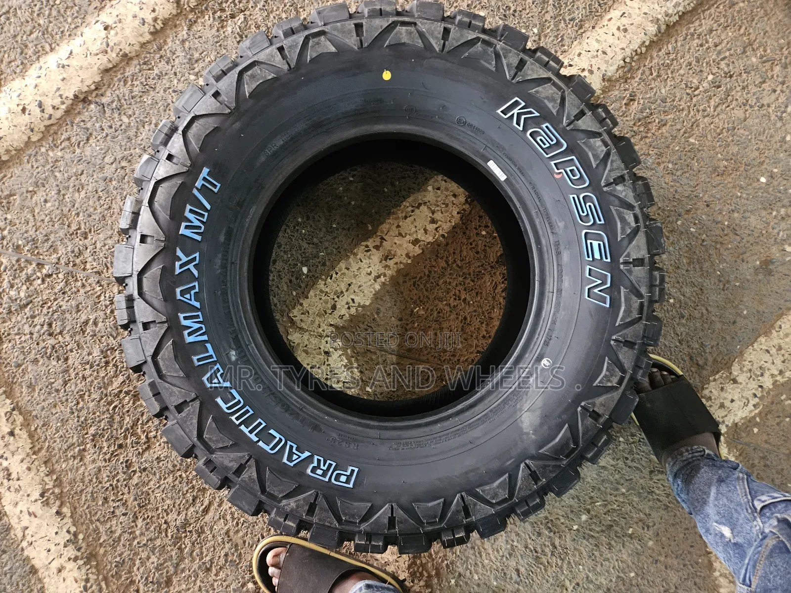 265 70 R16 Kapsin Practical Max Mt 4 Both Offroads N on Roads.