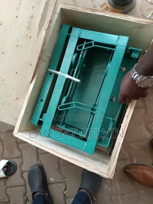 Original 800 Piece Chalk Making Machines Available