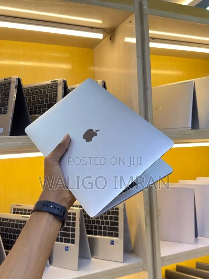 Laptop Apple MacBook Pro 2018 8GB Intel Core i5 SSD 256GB