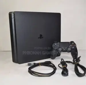 Playstation 4, 2 Pads, 13 Fun Games Loaded for Quick Easy Gaming.