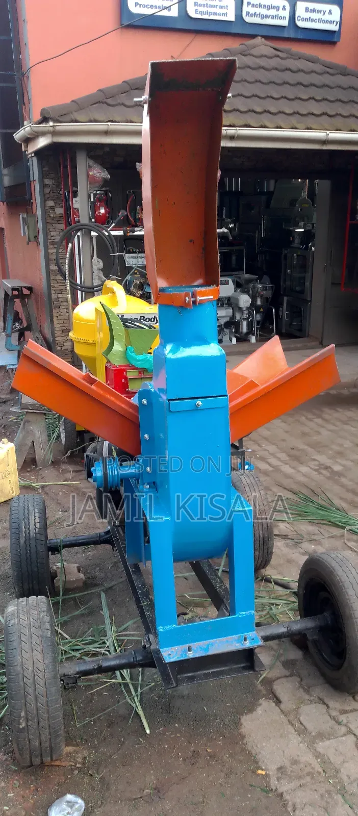 Silage Chopper With Two Feeding Ports