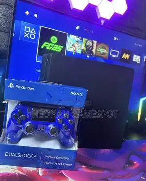 Playstation 4, 2 Pads, 13 Great Games Loaded, Ready for Any User.