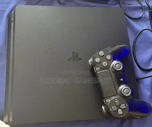 Playstation 4, 2 Pads, 12 Games Installed, Smooth and Ready Today.