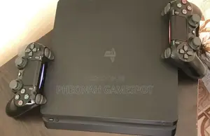 Playstation 4, 2 Pads, 12 Games Installed, Smooth and Ready Today.