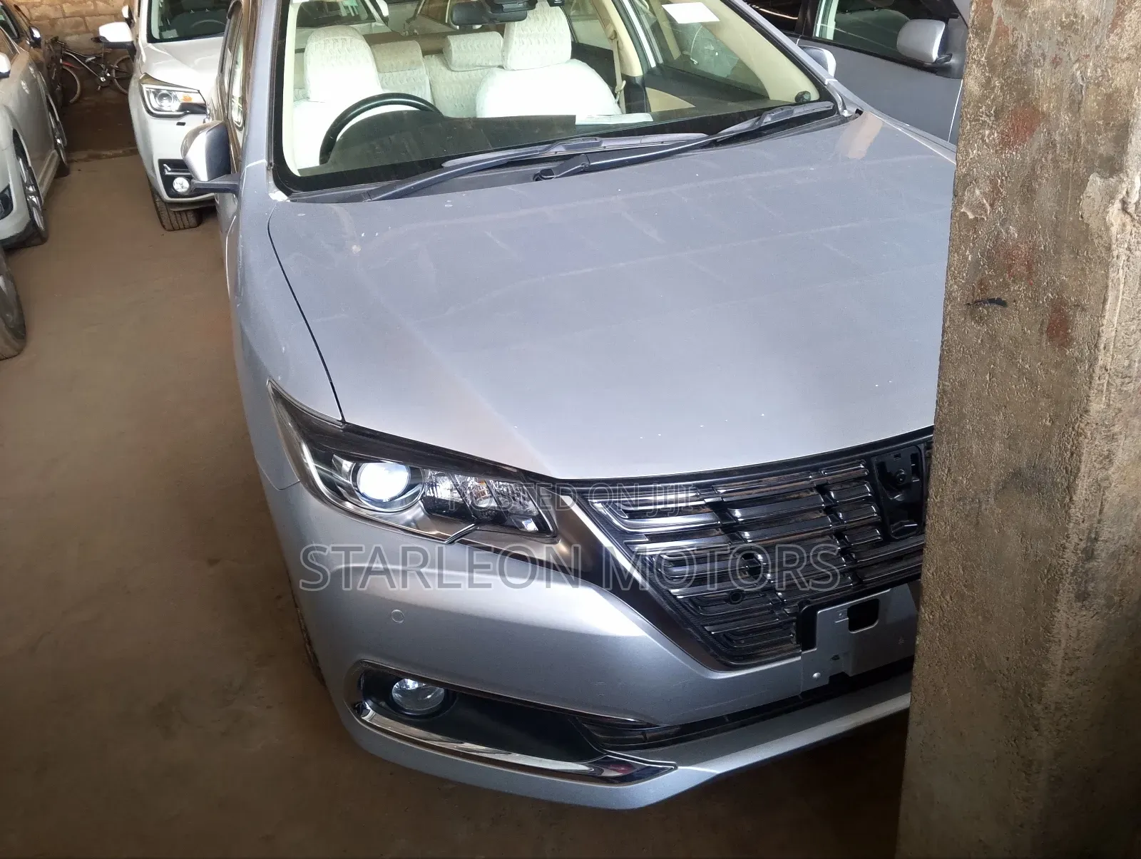 Toyota Premio 1.8 AWD 2018 Silver
