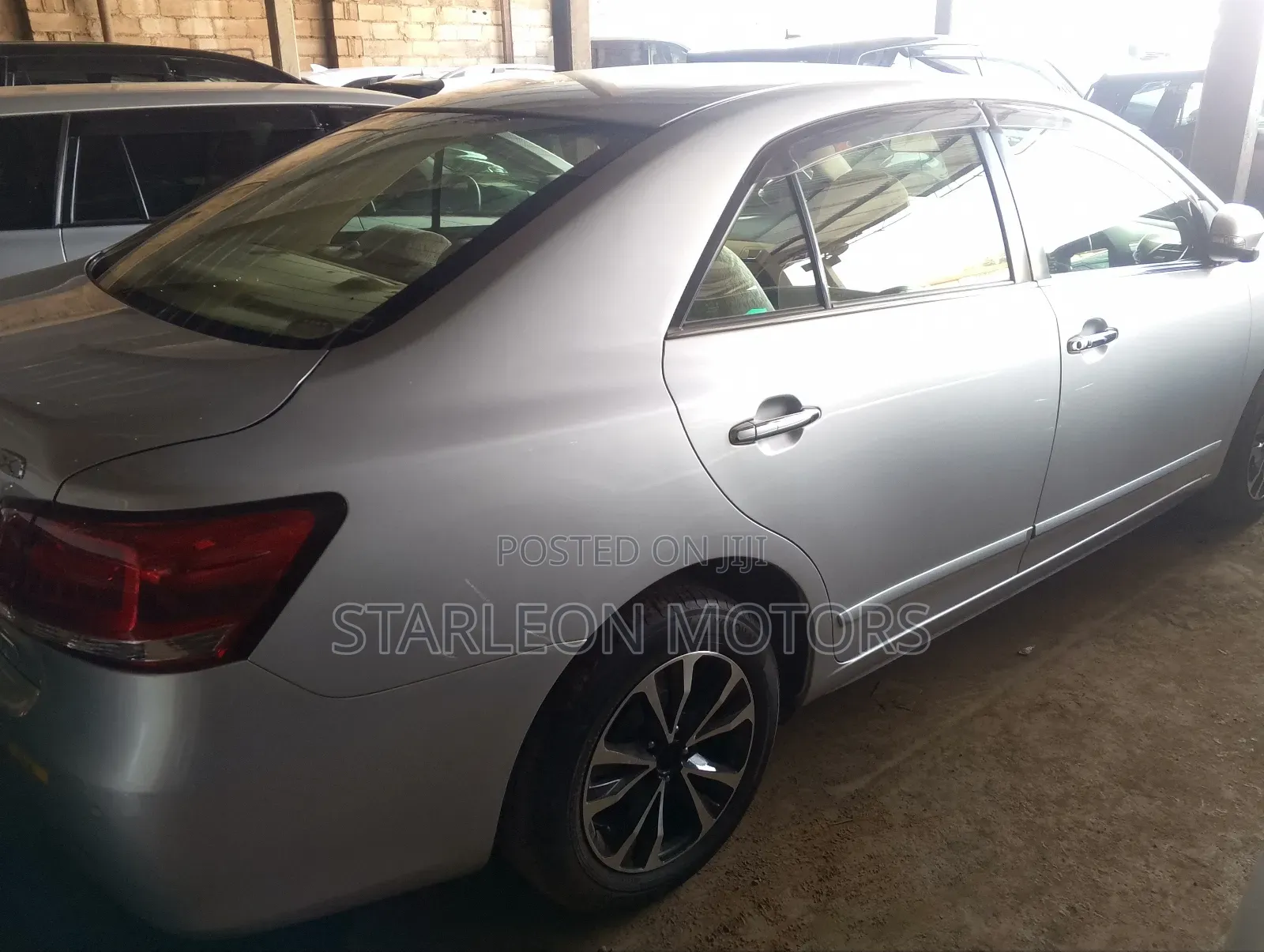 Toyota Premio 1.8 AWD 2018 Silver