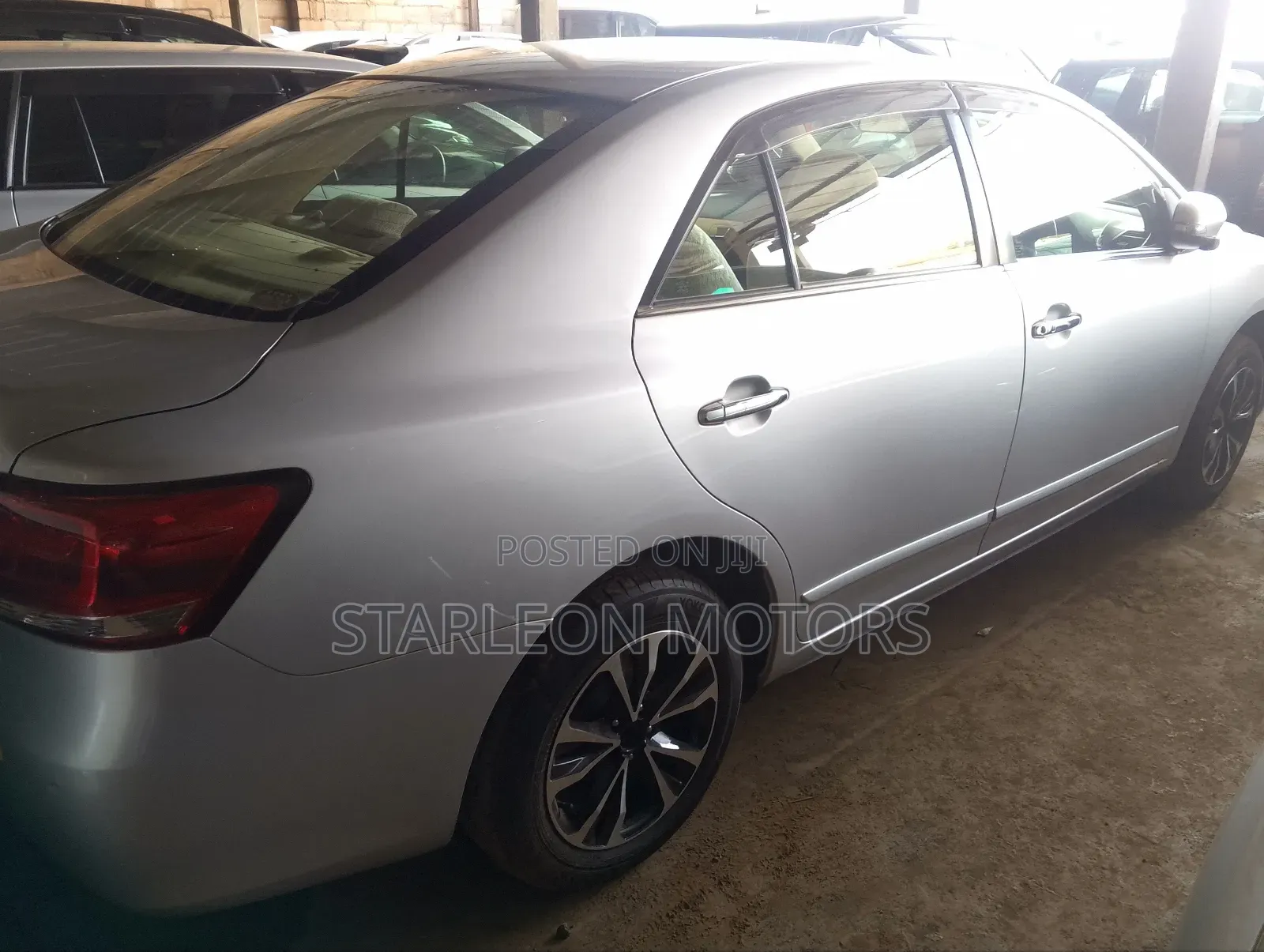 Toyota Premio 1.8 AWD 2018 Silver