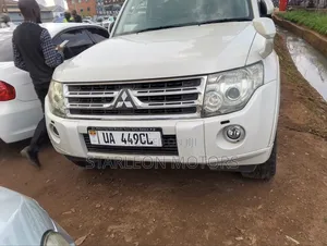 Mitsubishi Pajero 3.0 2010 White
