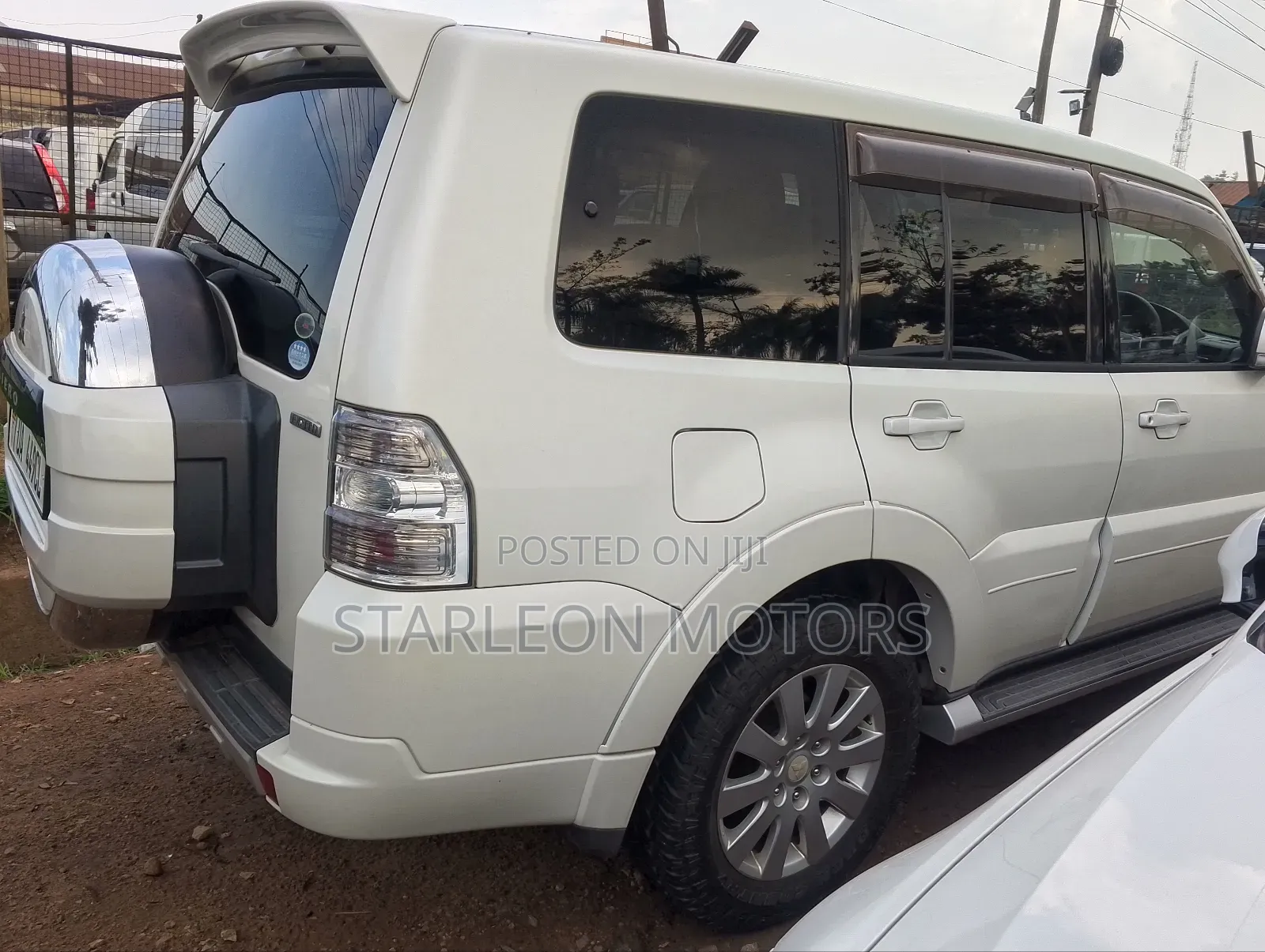 Mitsubishi Pajero 3.0 2010 White