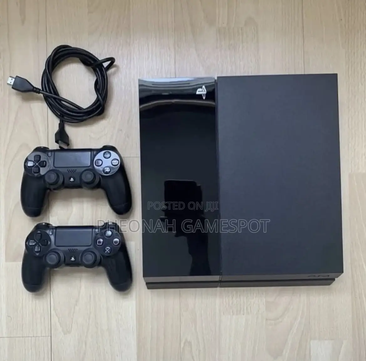 Ps4 Set With 2 Controllers and 10 Games, Works Perfectly Well.