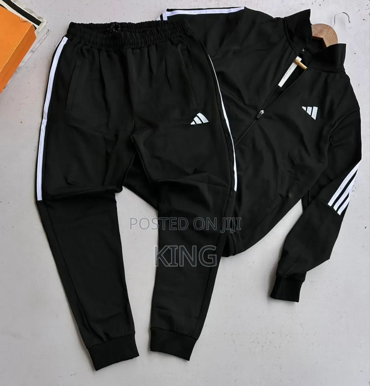 Elegant Nike/Adidas Tracksuit