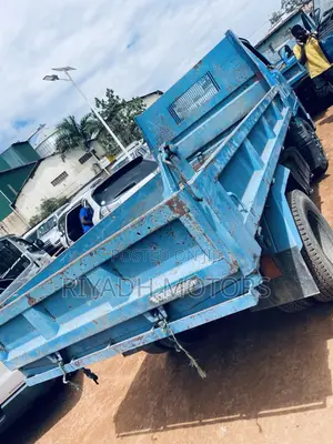 Isuzu Tipper Super Clean