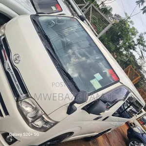 Toyota Grand HiAce 2010 White
