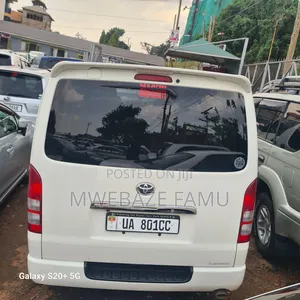 Toyota Grand HiAce 2010 White