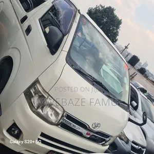 Toyota Grand HiAce 2010 White