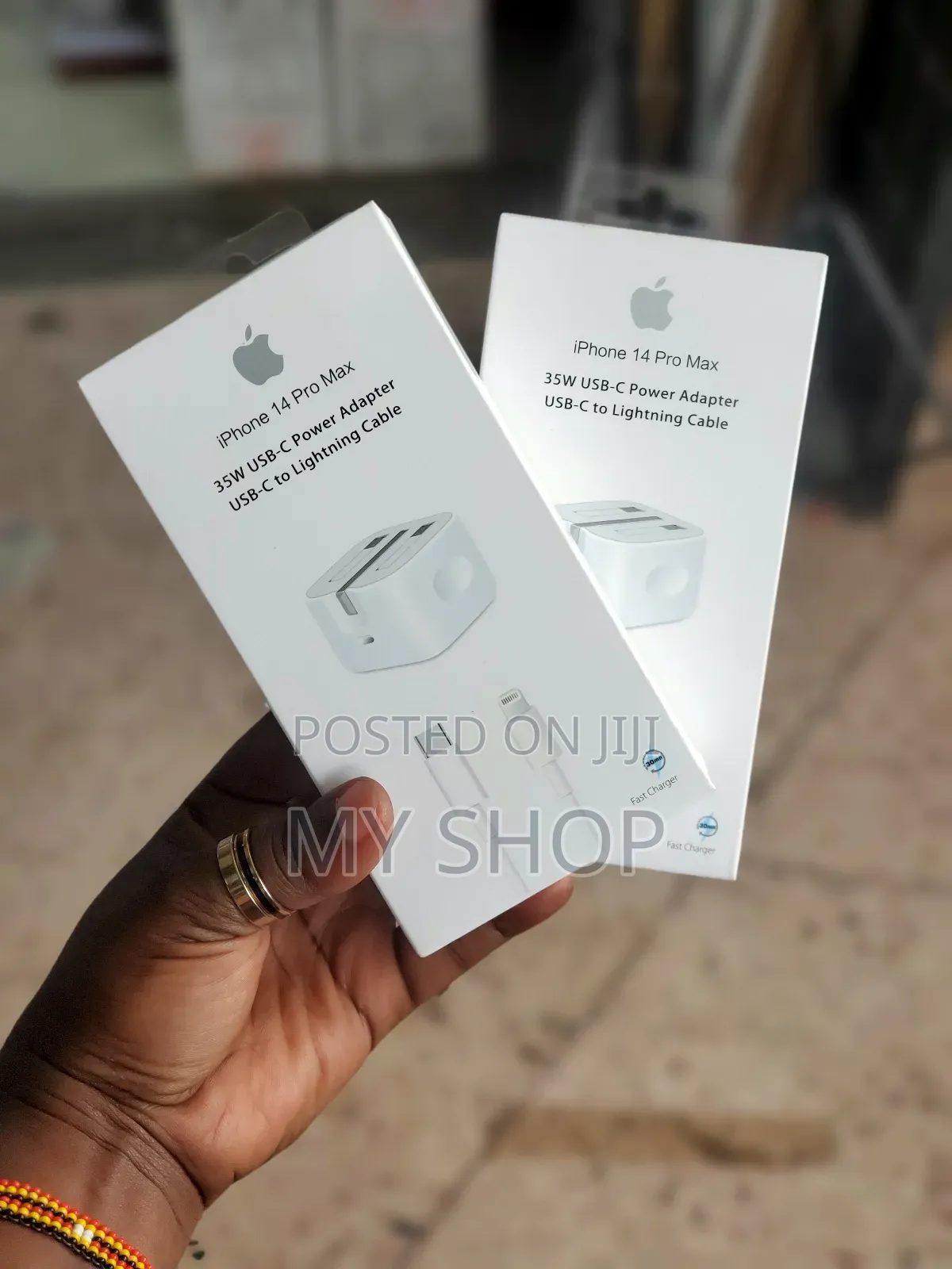 iPhone Charger With a Usb-C to Lightning Cable