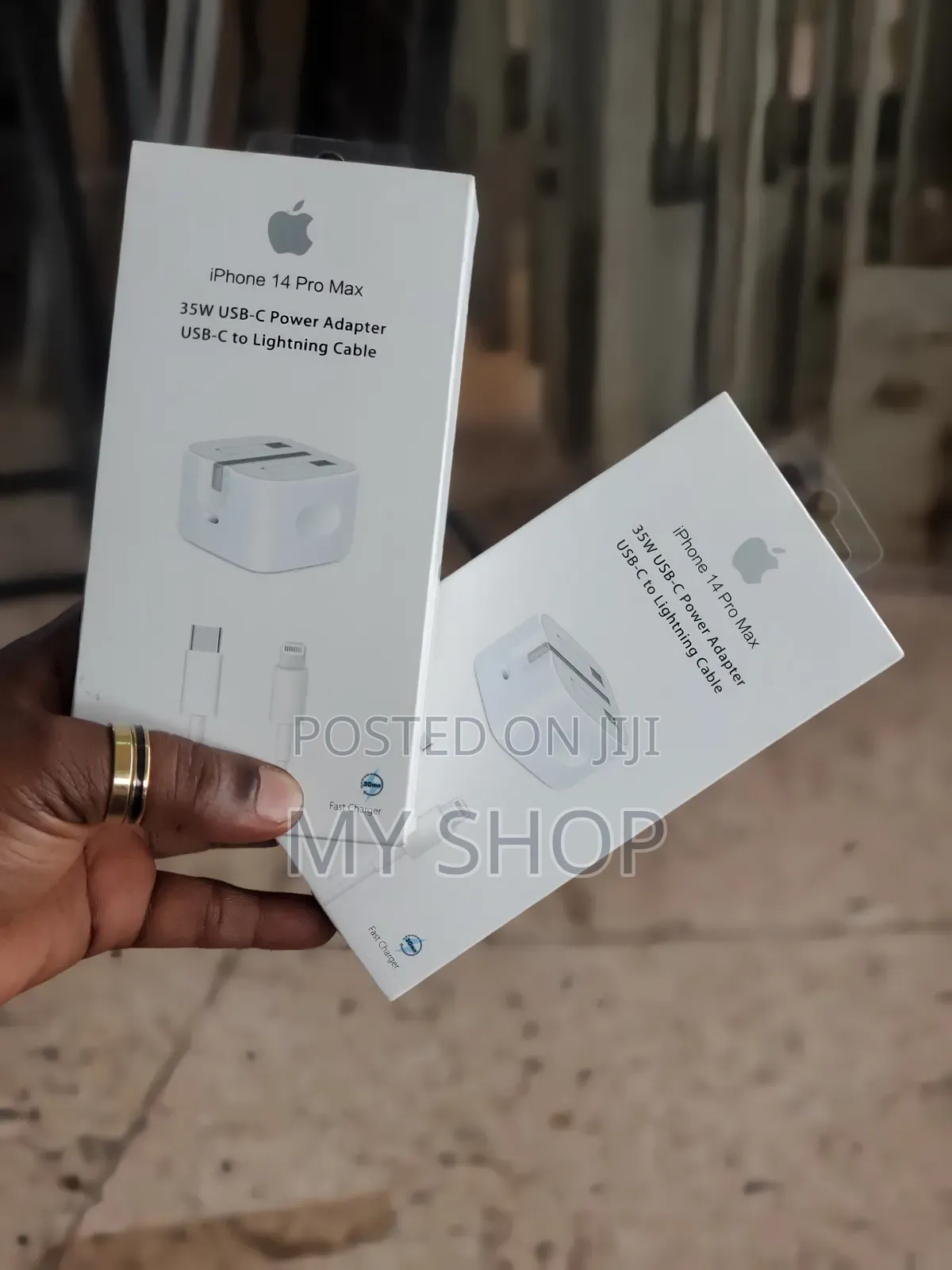 iPhone Charger With a Usb-C to Lightning Cable