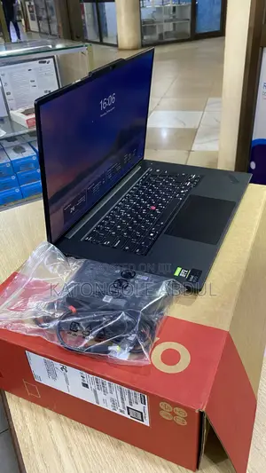 New Laptop Lenovo 16GB Intel Core Ultra 7 SSD 512GB