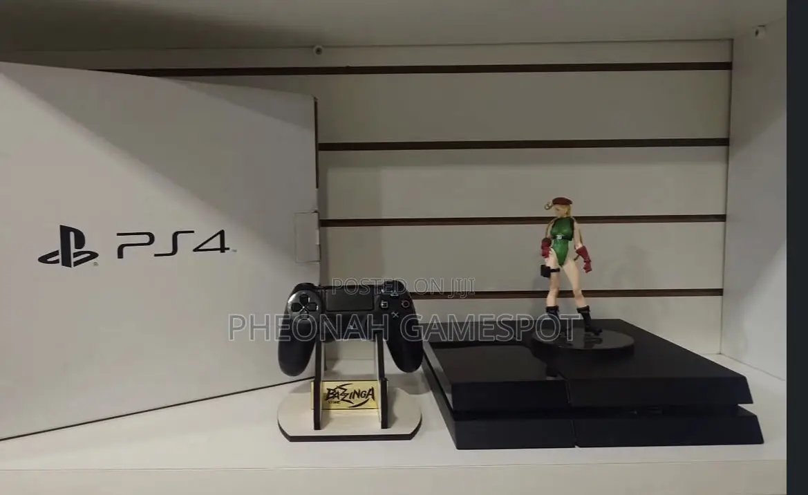 Playstation 4, 2 Controllers, 10 Games Loaded, Works Perfectly Now.